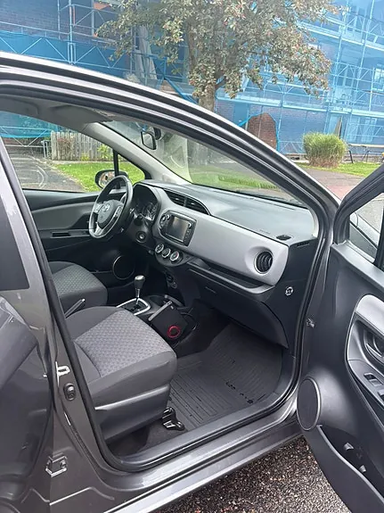Toyota Yaris 2015 photo 4