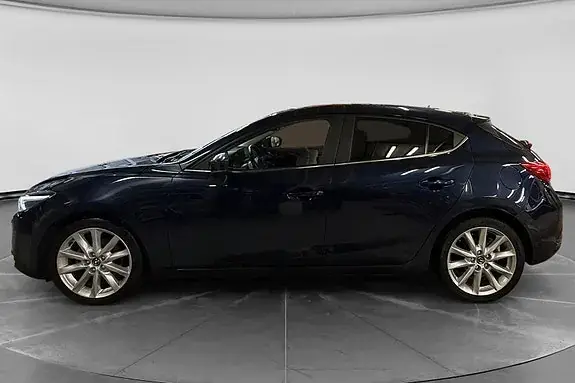 Mazda 3 2018 photo 2