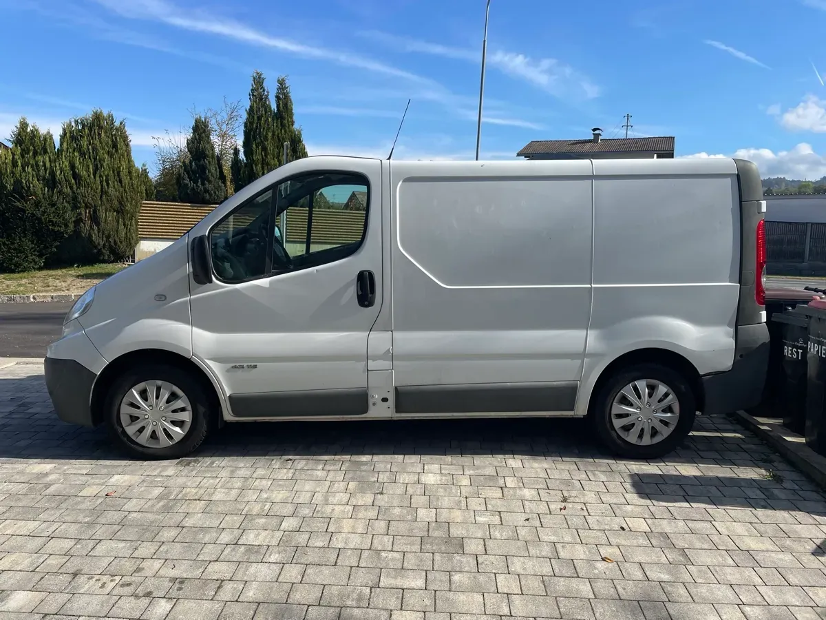 Renault Trafic 2014 photo 3