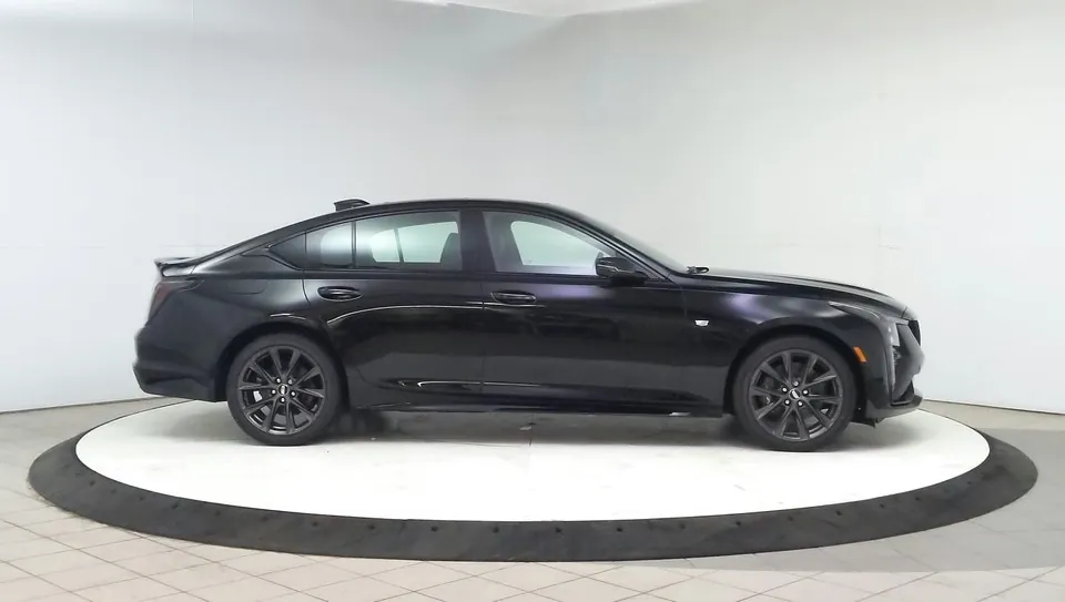 Cadillac Ct5 2026 photo 2