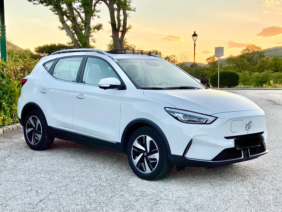 MG Zs Ev 2023 photo 2