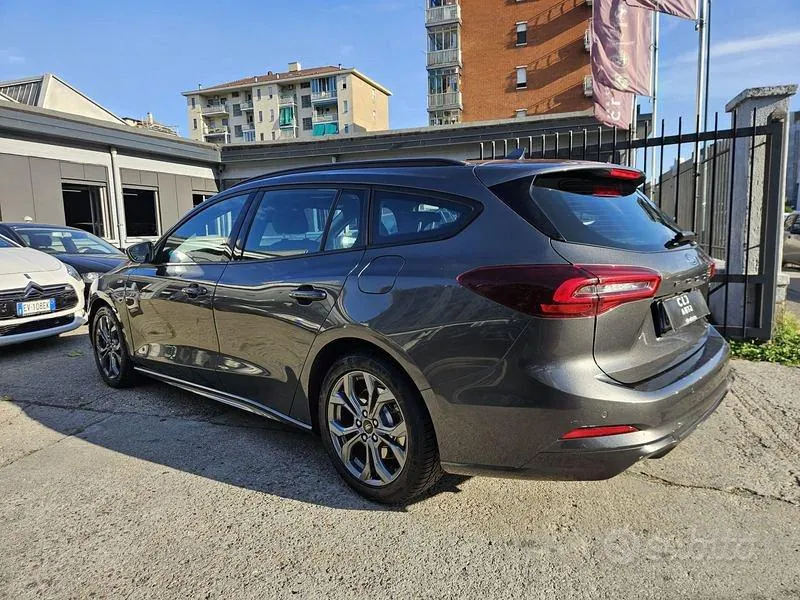 Ford Focus 2023 photo 4