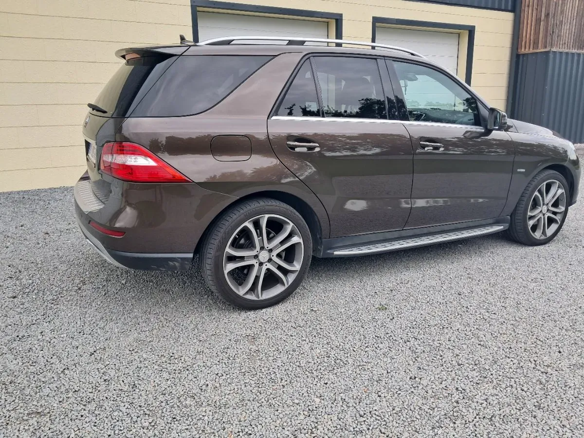 Mercedes-Benz M-Class 2012 photo 3