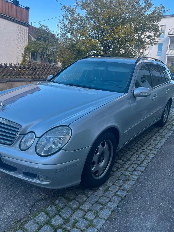 Mercedes-Benz E 270