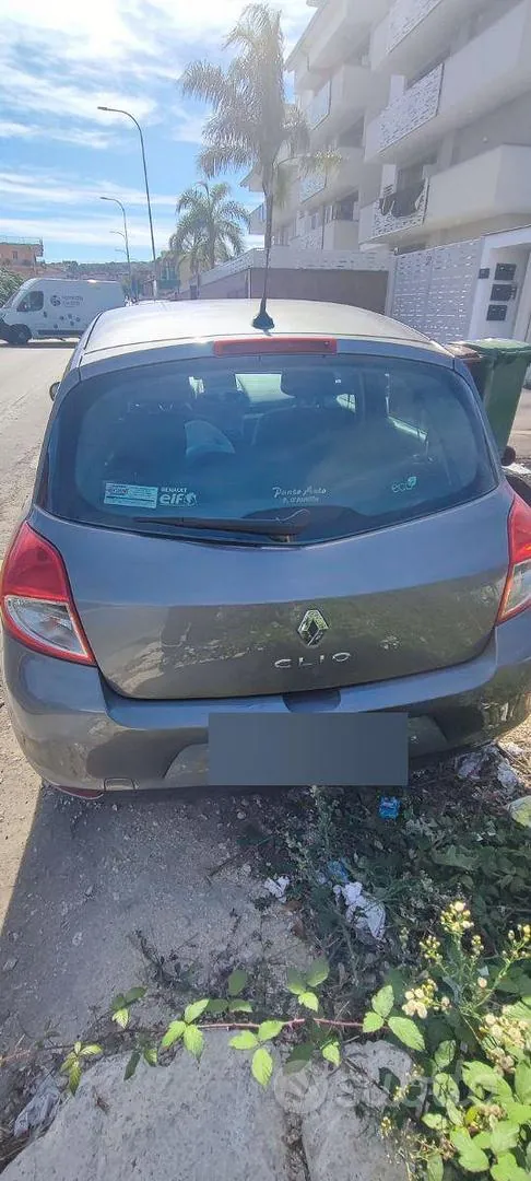 Renault Clio 2010 photo 4
