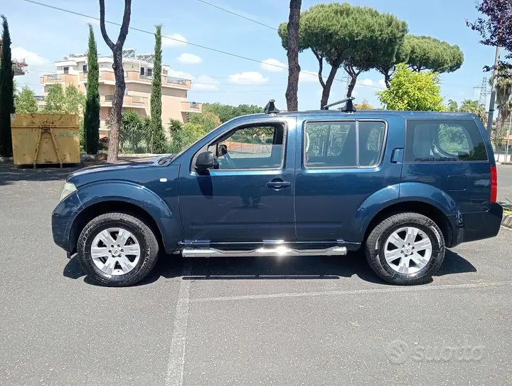 Nissan Pathfinder 2005 photo 4