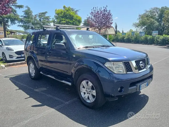 Nissan Pathfinder 2005 photo 2