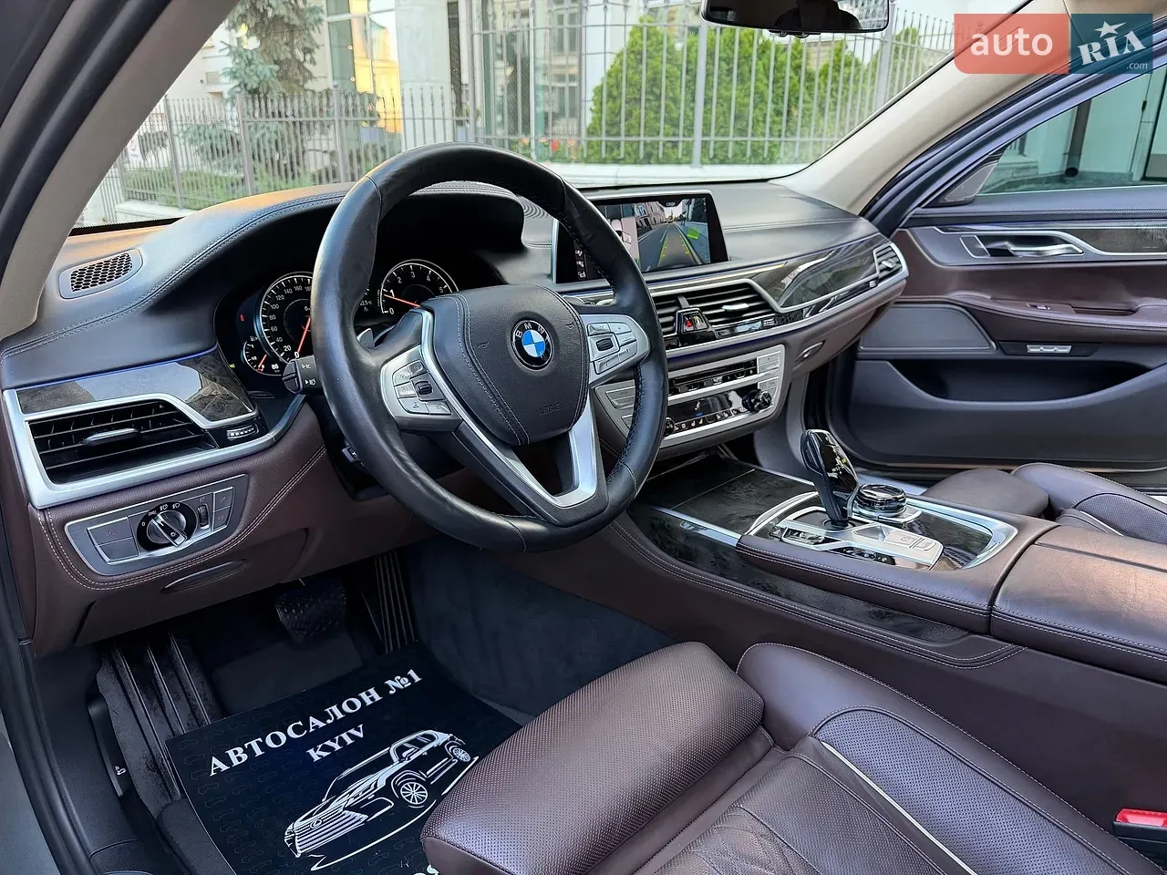 BMW 7 Series 2017 photo 2
