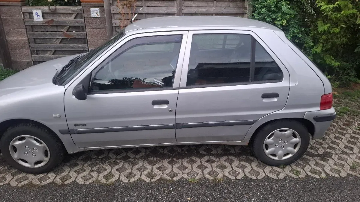 Peugeot 106 2003 photo 2