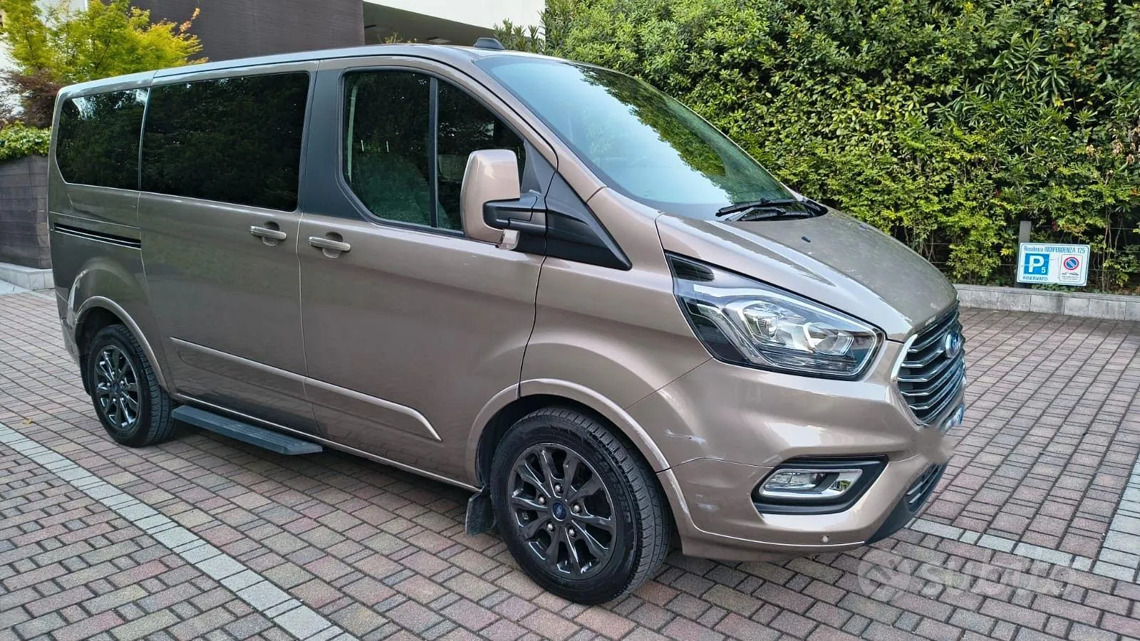 Ford Tourneo Custom