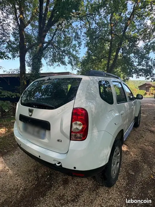 Dacia Duster 2011 photo 3