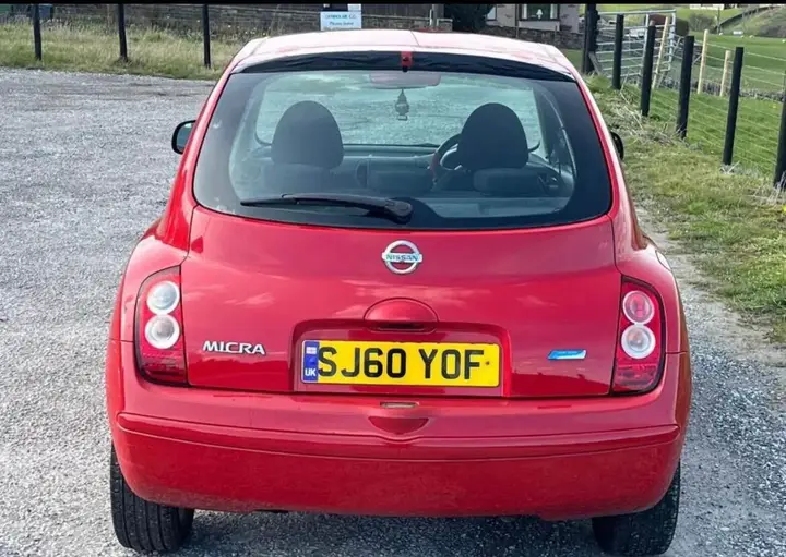 Nissan Micra 2010 photo 4