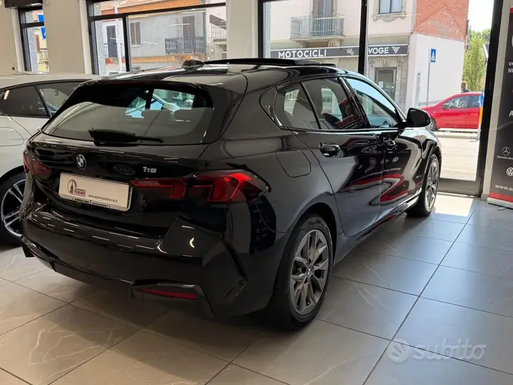 BMW 1 Series 2025 photo 4