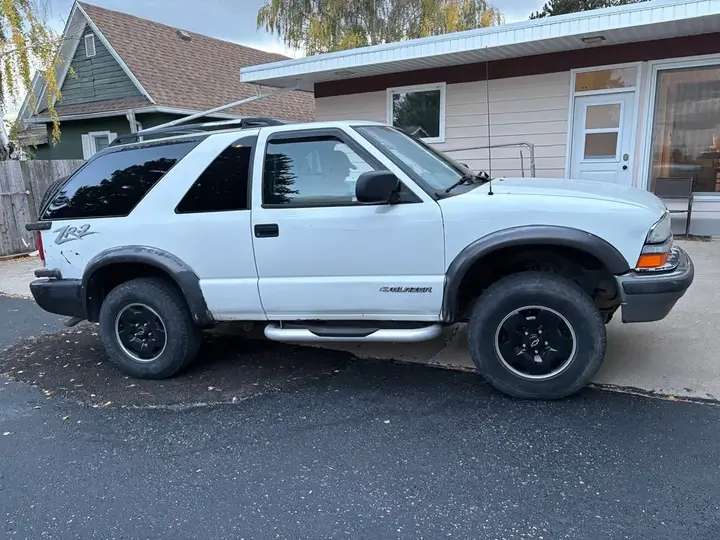 Chevrolet Blazer 2005 photo 2