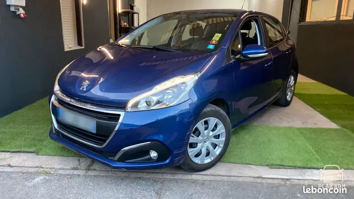 Peugeot 208 2016 photo 2