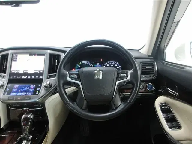 Toyota Crown 2015 photo 4
