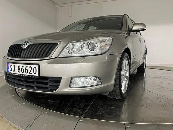 Skoda Octavia 2010 photo 4