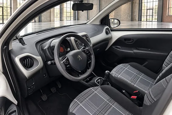 Peugeot 108 2017 photo 3