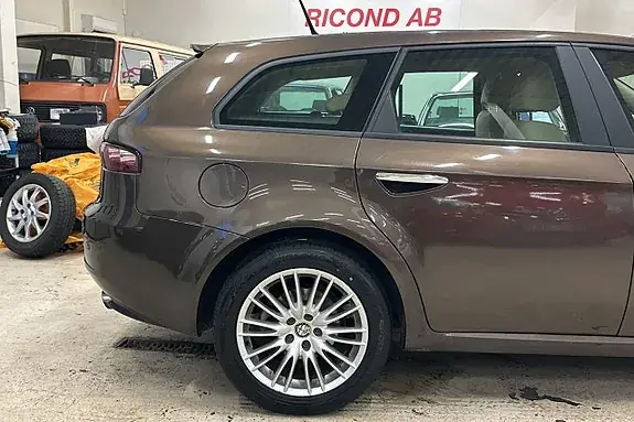Alfa Romeo 159 2009 photo 3