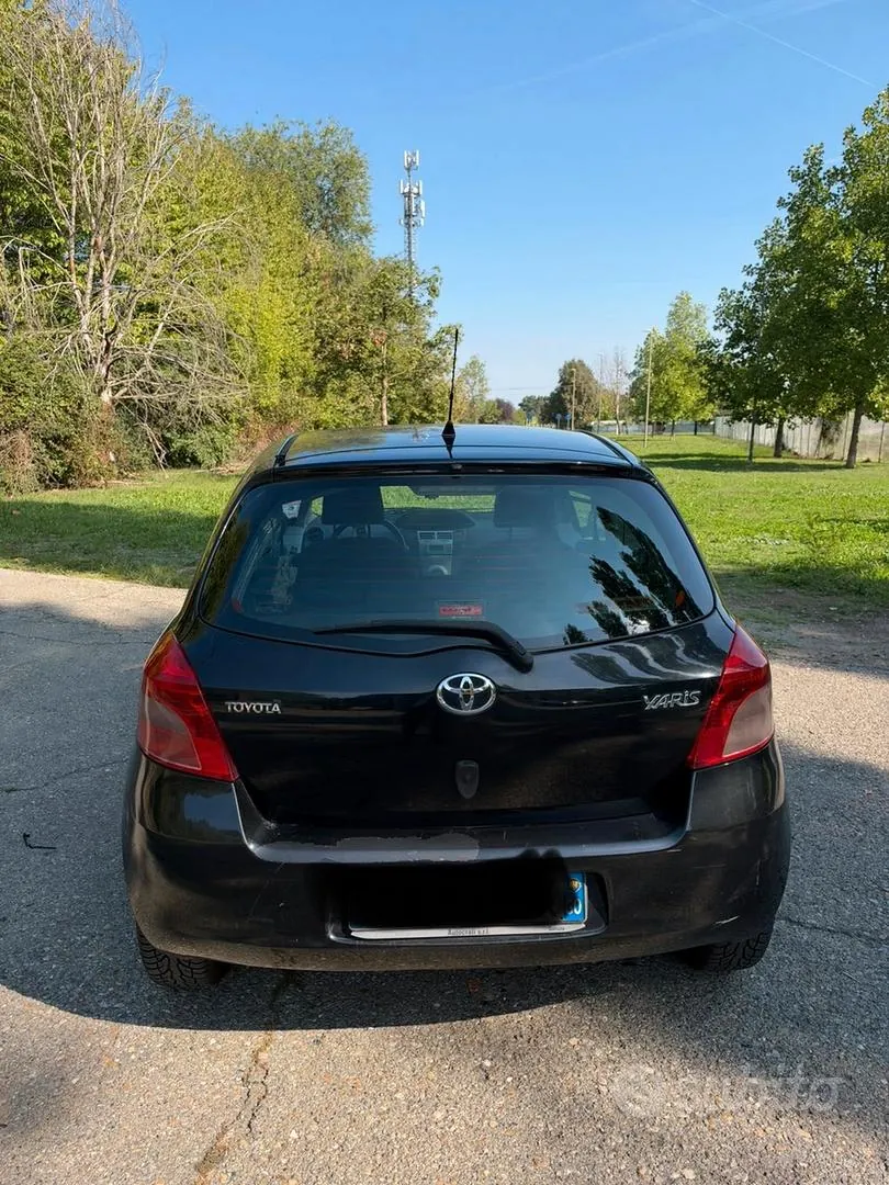 Toyota Yaris 2006 photo 2