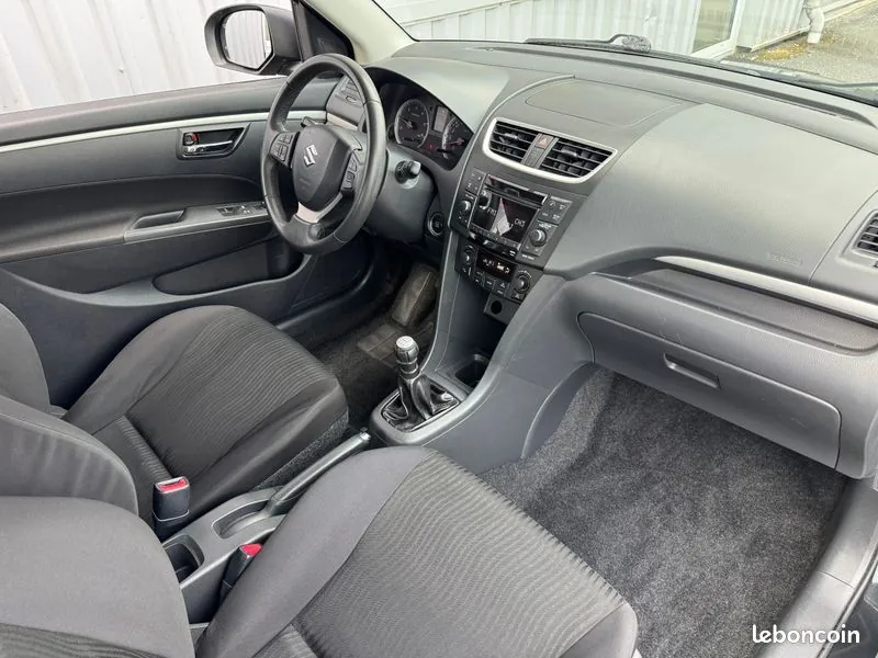 Suzuki Swift 2012 photo 5