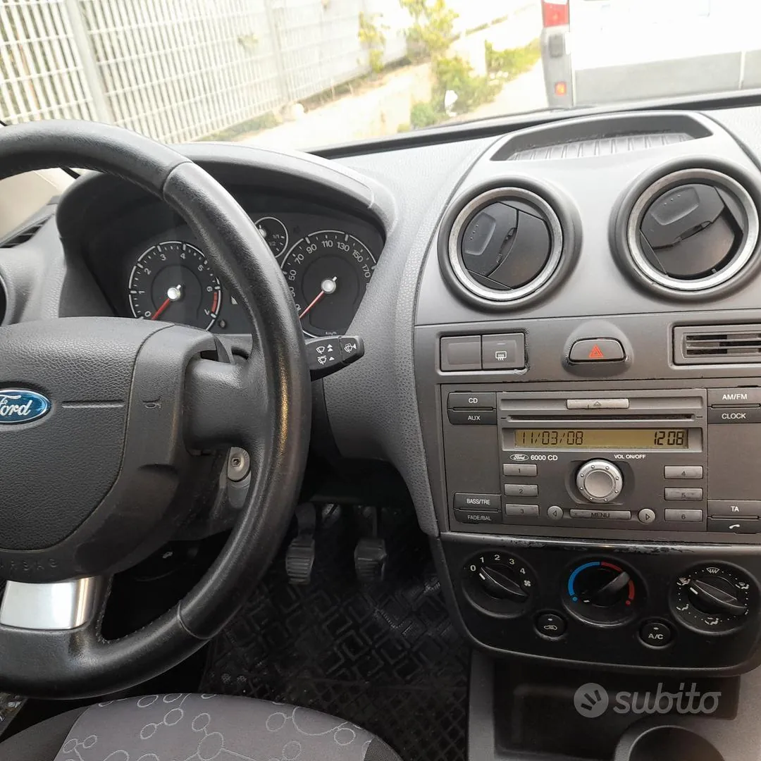 Ford Fiesta 2008 photo 3