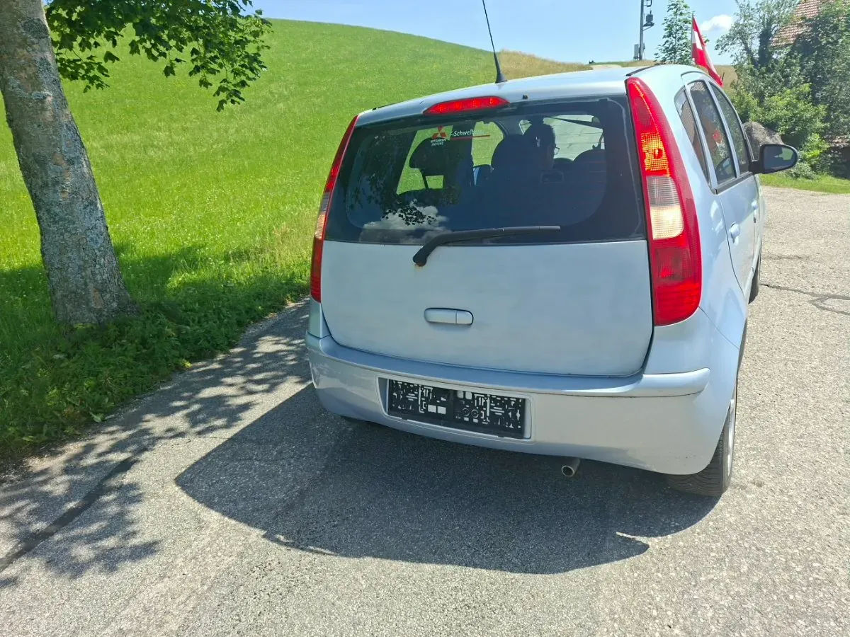 Mitsubishi Colt 2007 photo 3