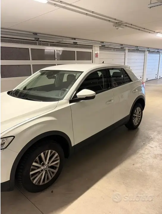 Volkswagen T-Roc 2019 photo 2