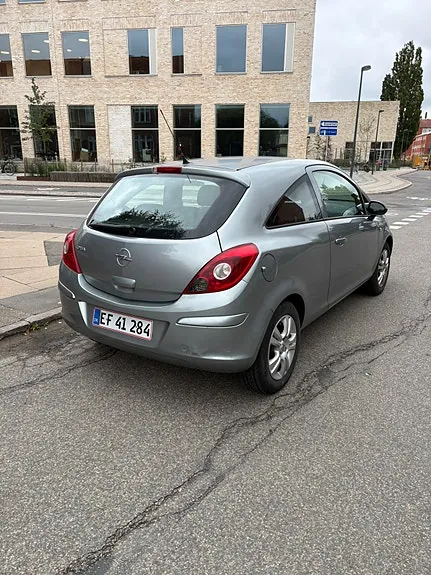 Opel Corsa 2010 photo 3