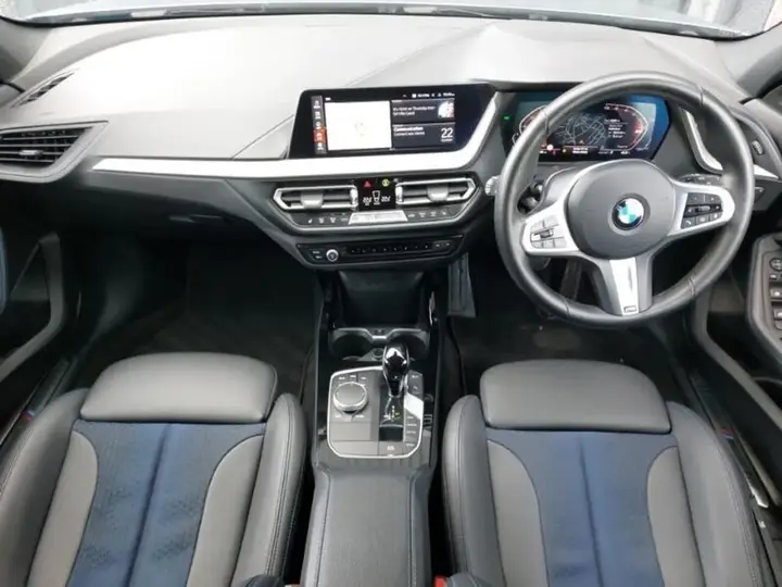 BMW 1 Series 2023 photo 3