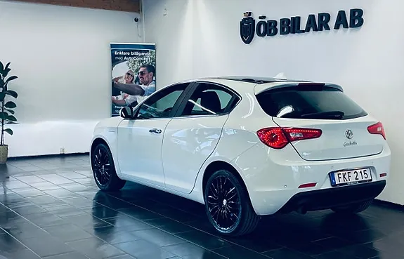 Alfa Romeo Giulietta 2015 photo 3