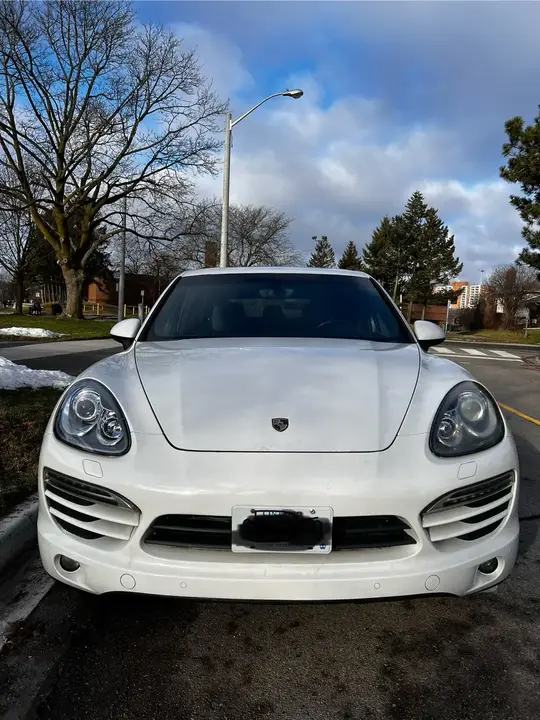 Porsche Cayenne 2013 photo 2
