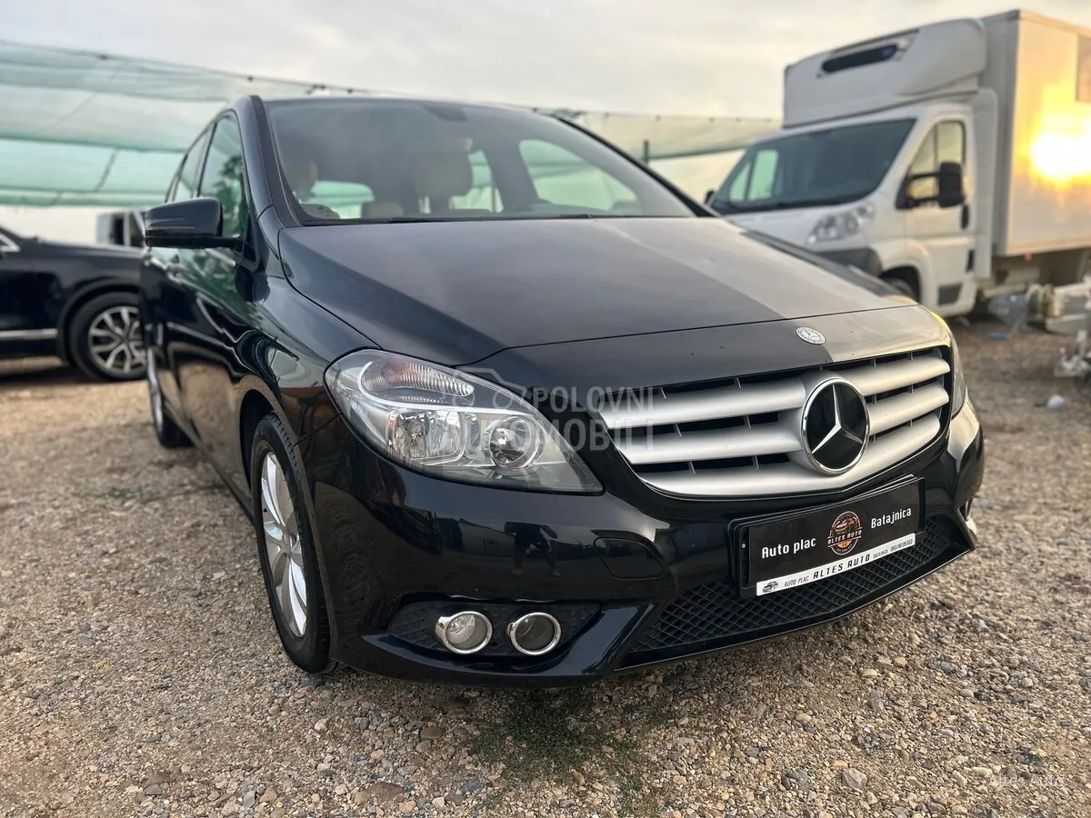 Mercedes-Benz B 180 2013 photo 5