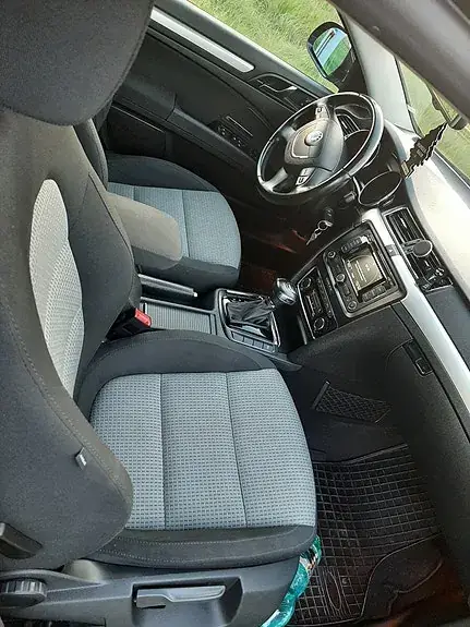 Skoda Superb 2009 photo 4