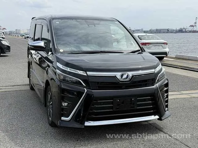 Toyota Voxy Zs