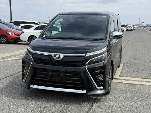Toyota Voxy Zs 2019 photo 2