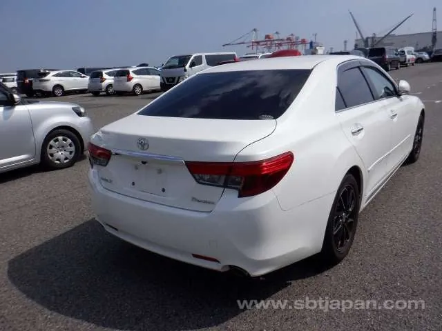 Toyota Mark X 2013 photo 4