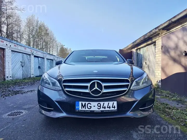 Mercedes-Benz E200