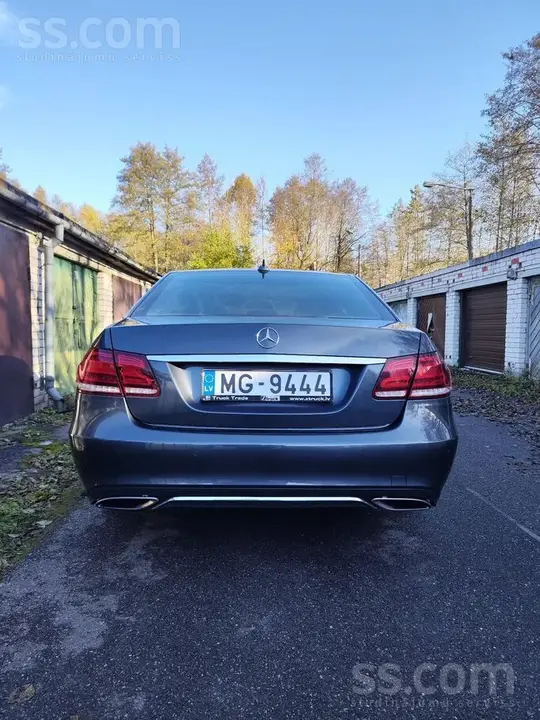 Mercedes-Benz E200 2013 photo 3