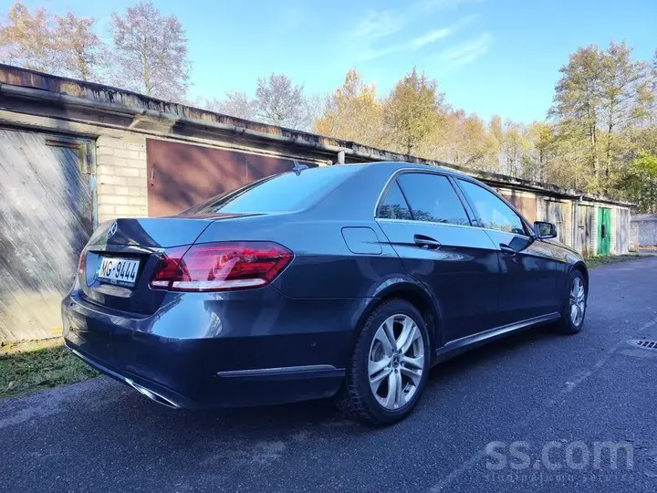 Mercedes-Benz E200 2013 photo 2