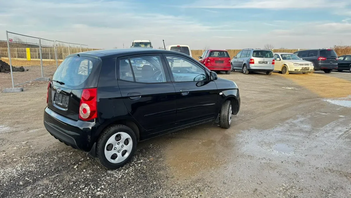 Kia Picanto 2010 photo 2