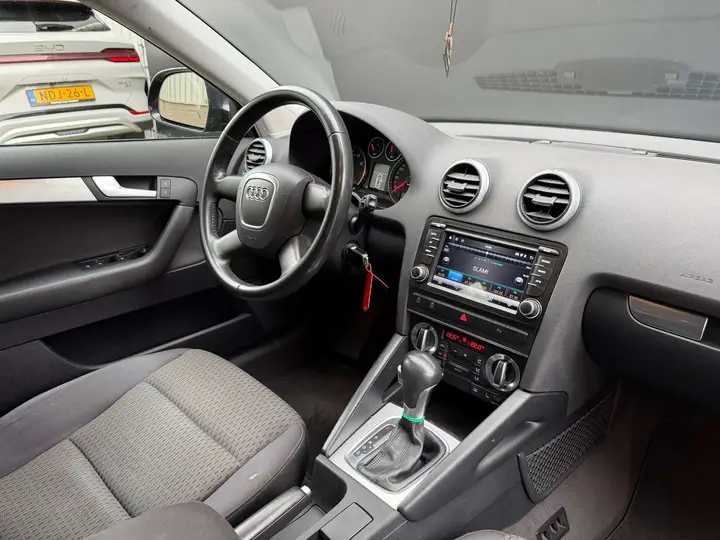 Audi A3 Sportback 2010 photo 3
