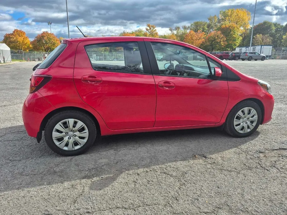 Toyota Yaris 2015 photo 2