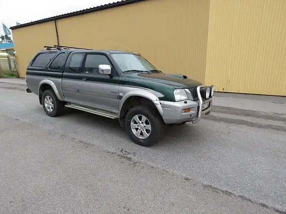 Mitsubishi L200 Club Cab 2002 photo 2