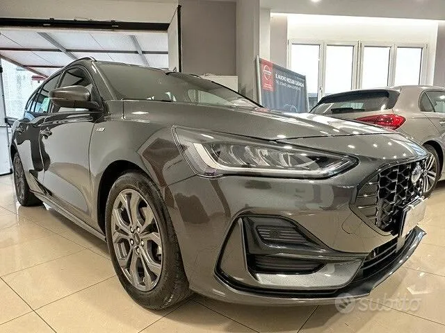Ford Focus 2023 photo 2