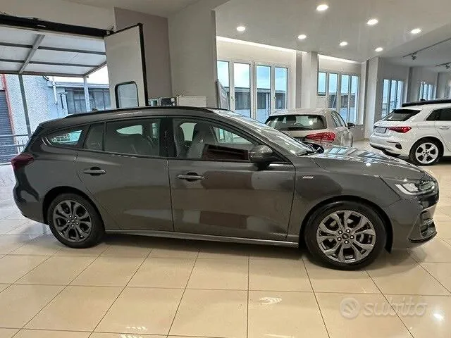 Ford Focus 2023 photo 3
