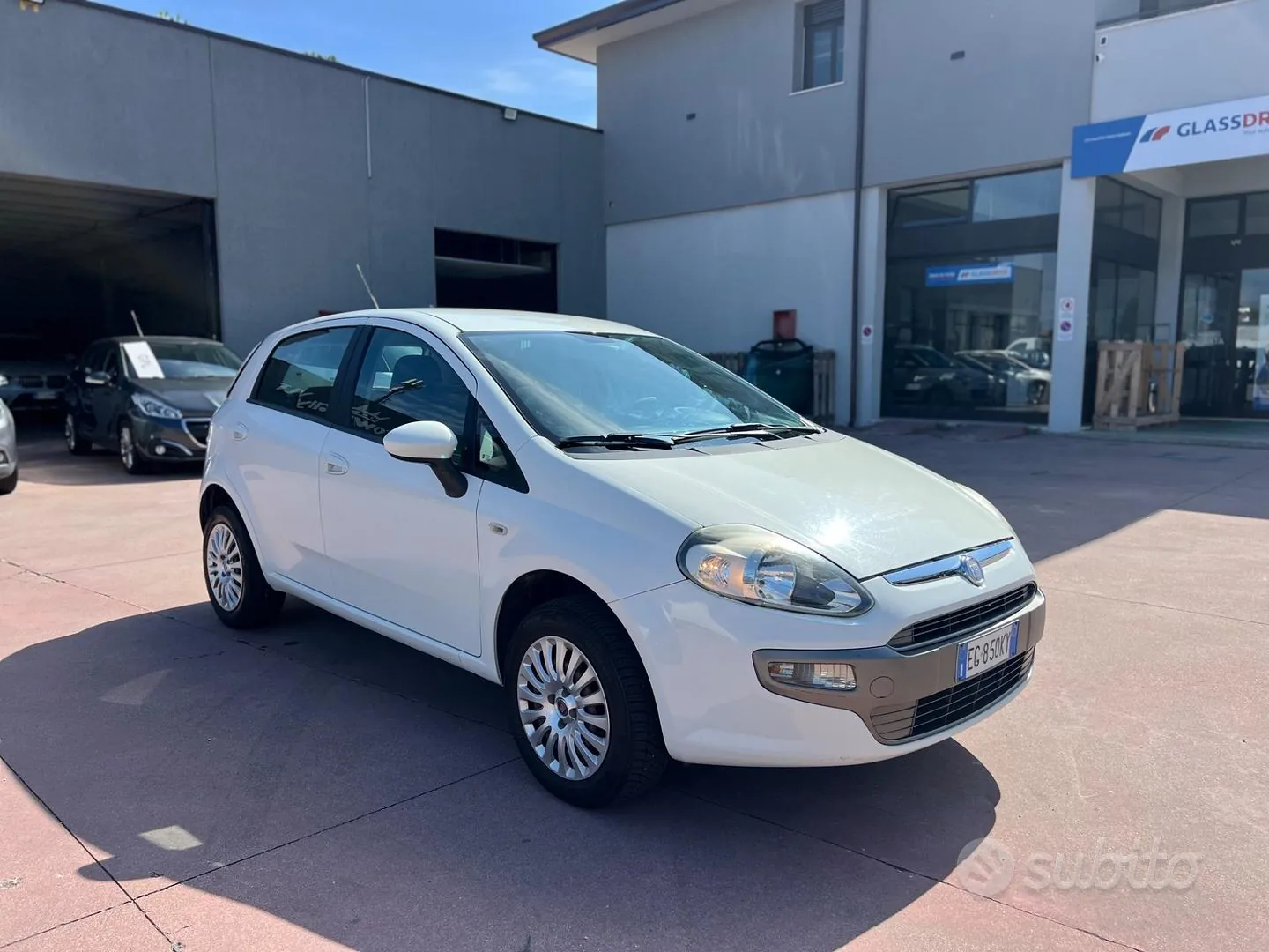 Fiat Punto Evo 2011 photo 3
