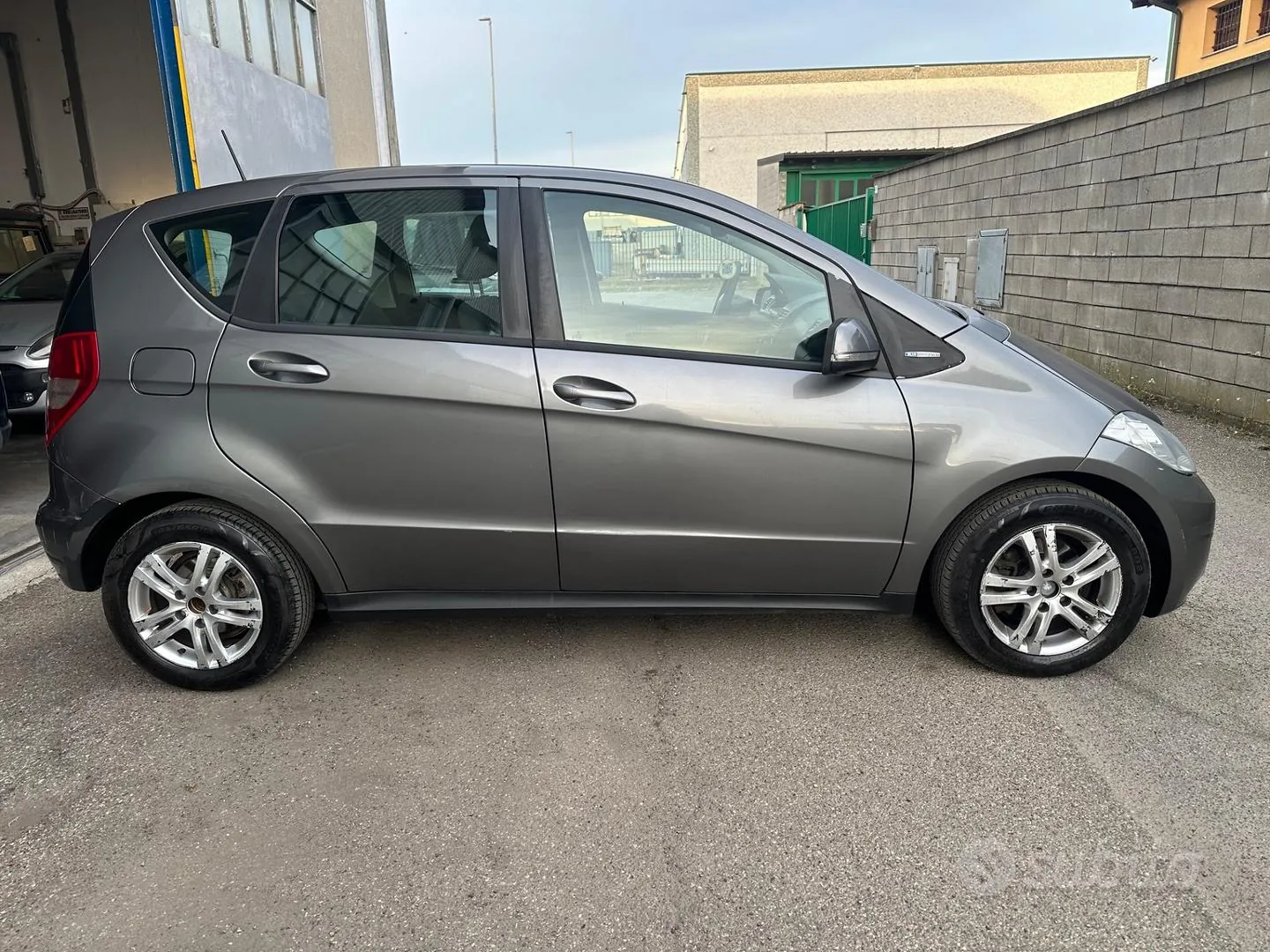 Mercedes-Benz A 2011 photo 3