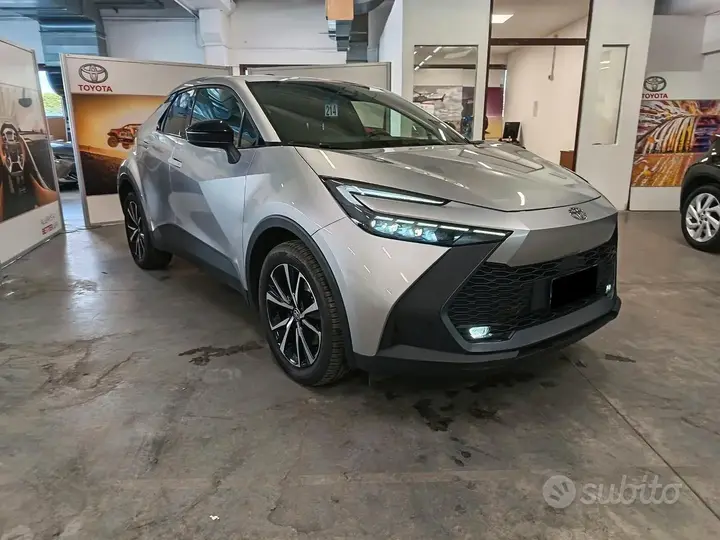 Toyota C-Hr 2025 photo 2