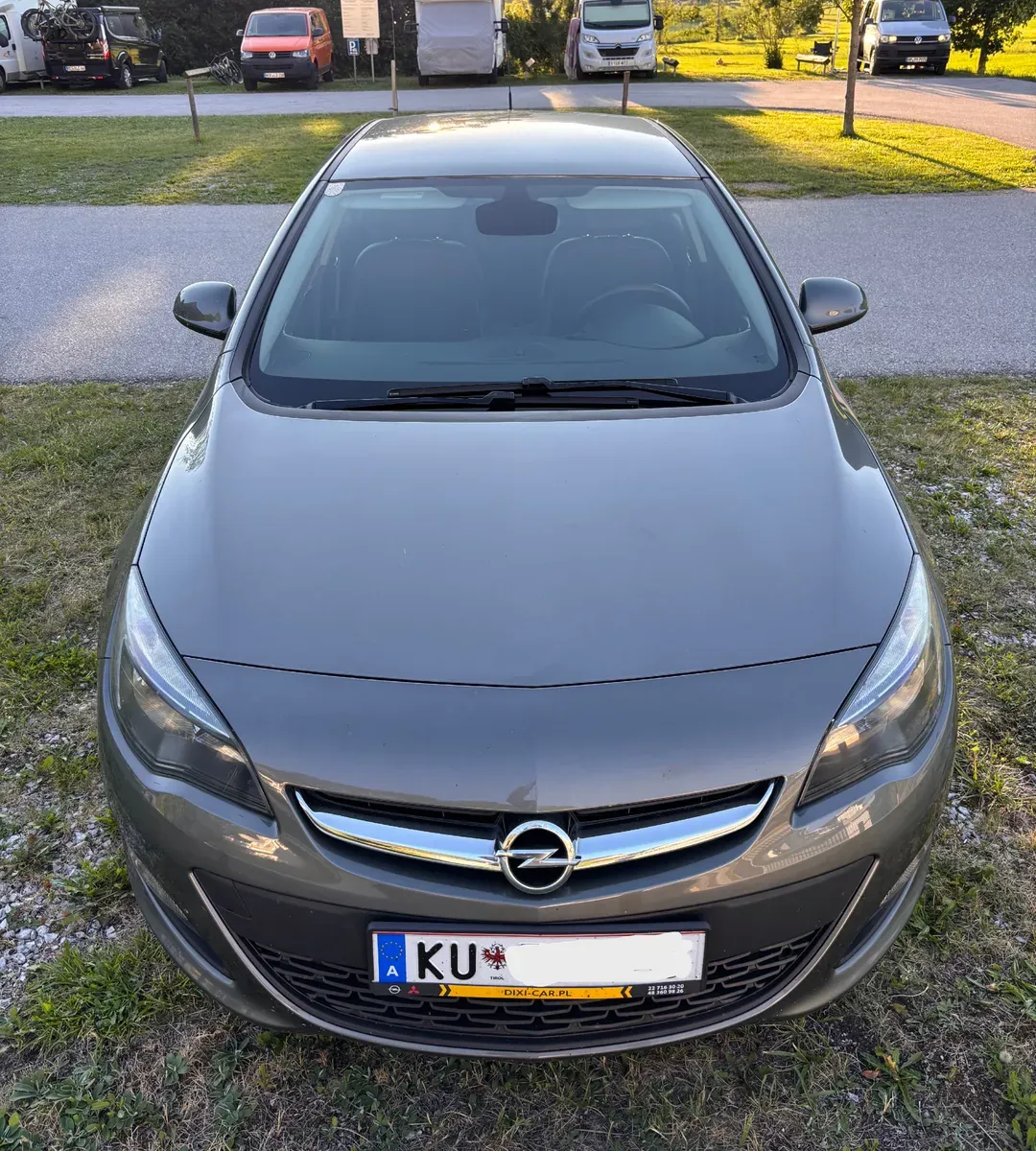 Opel Astra 2019 photo 2